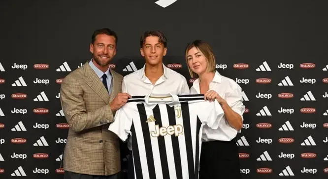 Filho de lenda da Juventus assina contrato com o clube